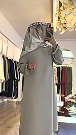 Miâ Pantalonlu Taş